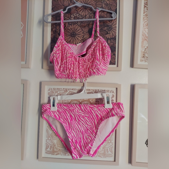 🎁 5/$25  CP bikini with fringe and pink zebra print. Size large - Picture 3 of 8